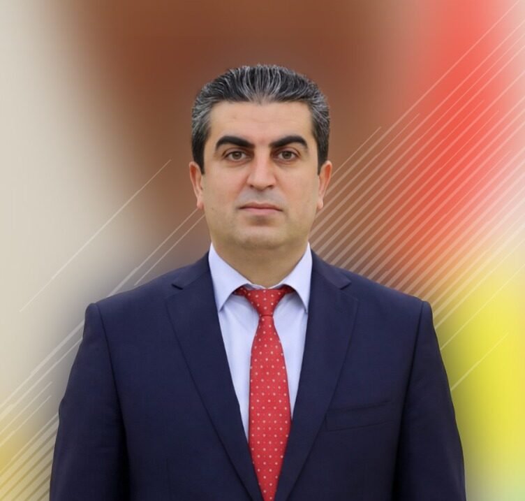 فرهاد الأتروشي
